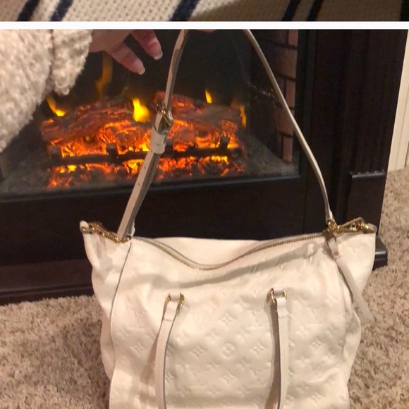 LV bag - Picture 3 of 8